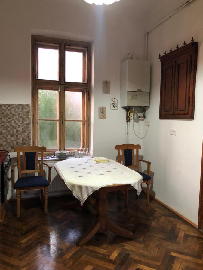 Cezara Apartment Medias Exterior photo
